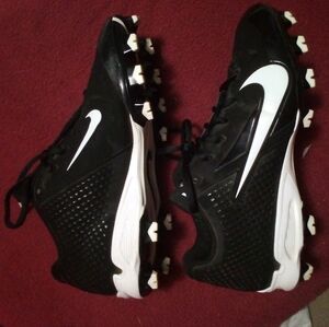 Youth 6 Nike cleats
